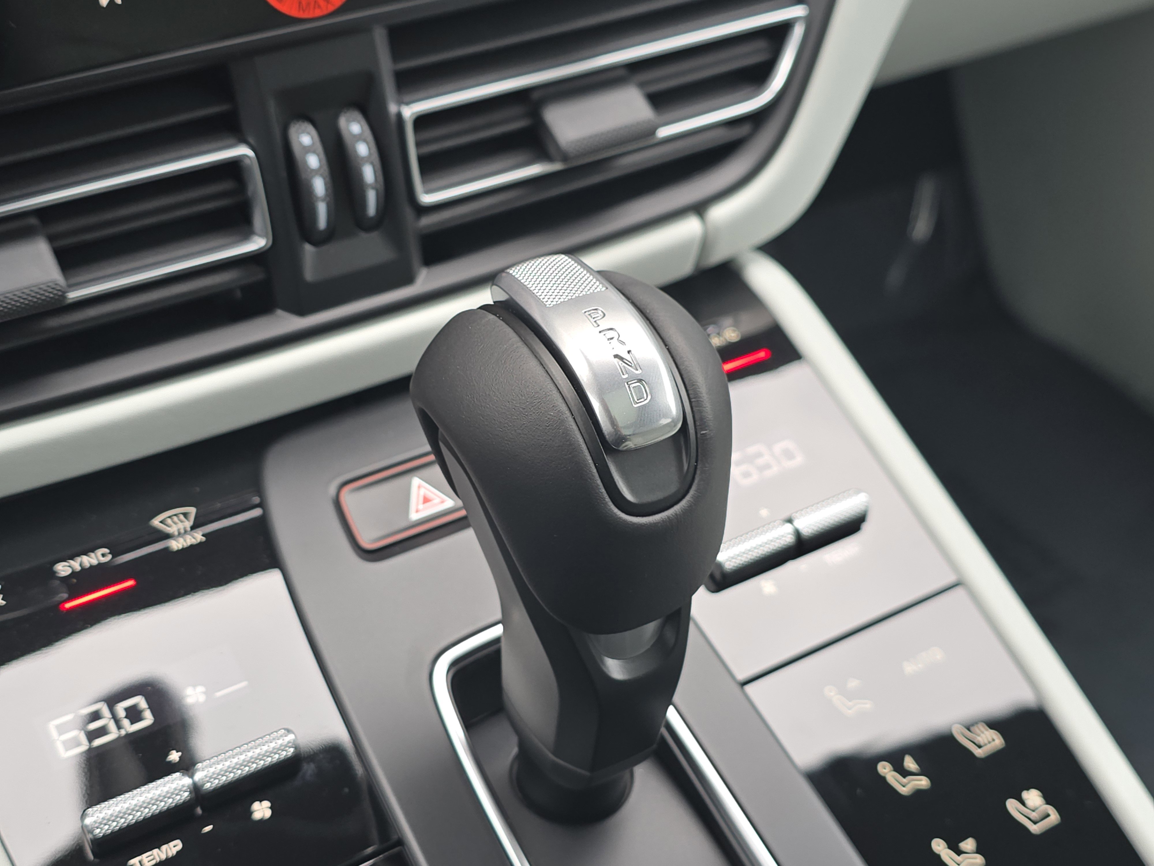 New 2026 Porsche Macan image 26