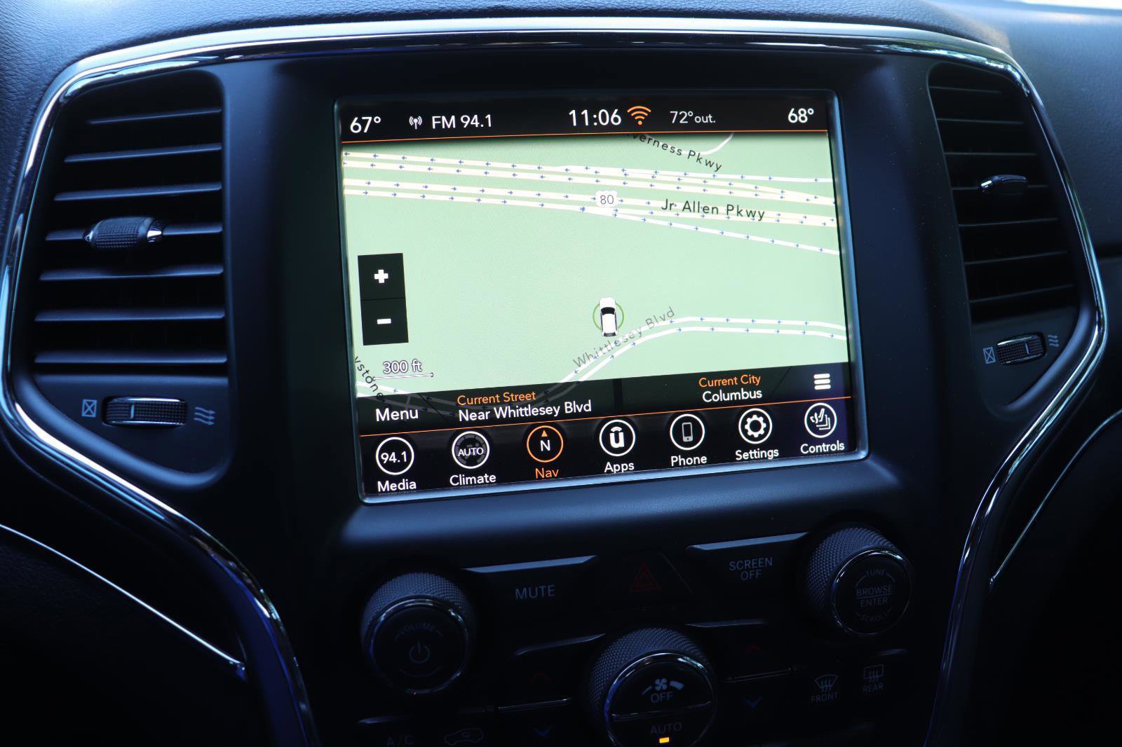 Used 2018 Jeep Grand Cherokee Limited w/ Luxury Group II AWD/4WD image 29