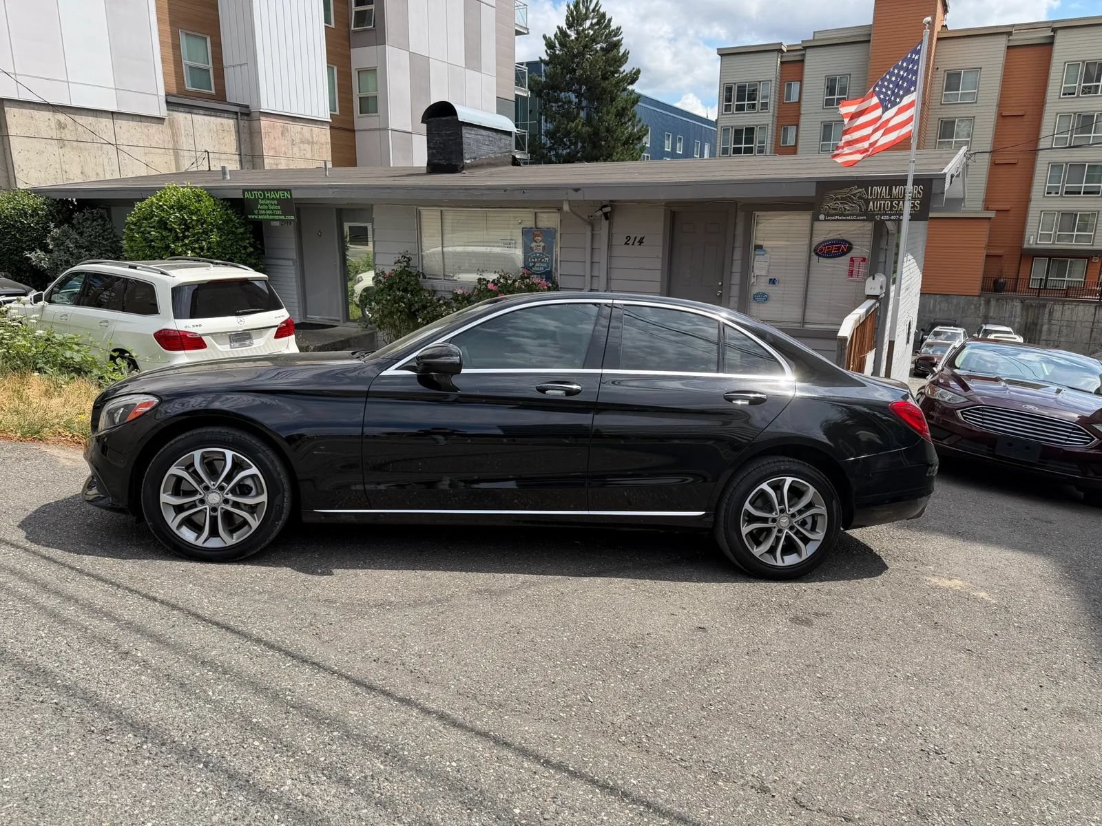 Used 2016 Mercedes-Benz C 300 4MATIC Sedan image 2