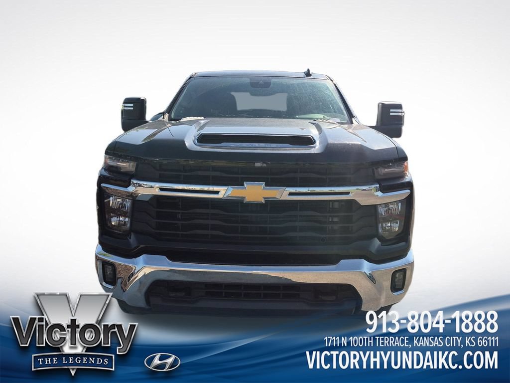 Used 2025 Chevrolet Silverado 2500 LT w/ Convenience Package AWD/4WD image 8