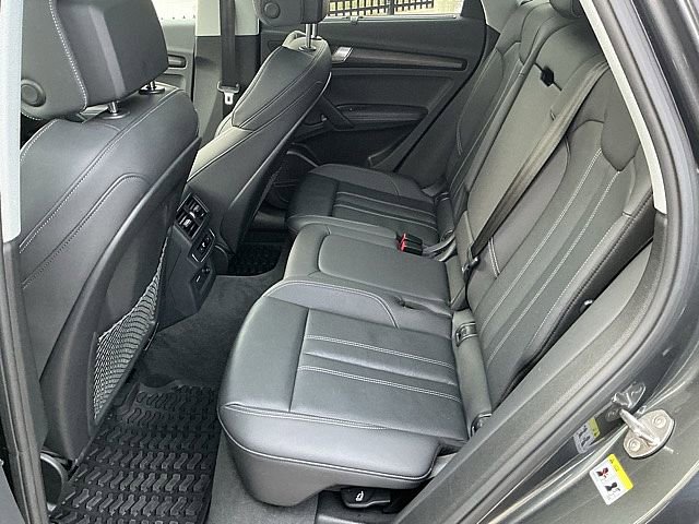 Used 2023 Audi Q5 e Premium Plus image 14