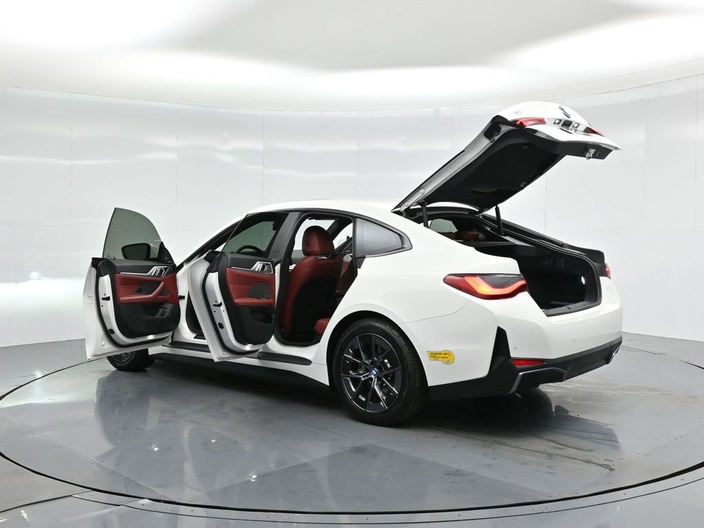 Used 2022 BMW i4 eDrive40 w/ Premium Package image 32