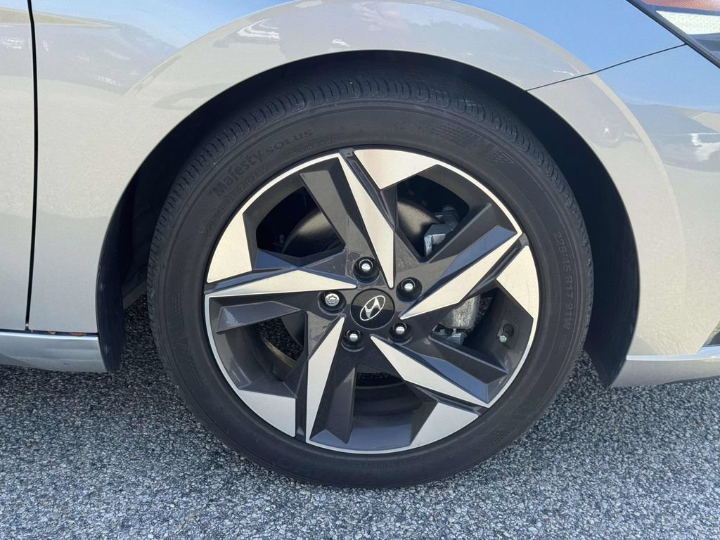 Used 2023 Hyundai Elantra Limited FWD image 28