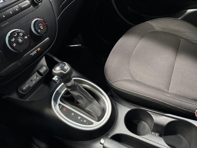 Used 2017 Kia Soul Base image 19