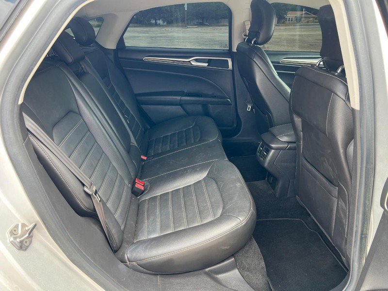 Used 2013 Ford Fusion SE FWD image 11