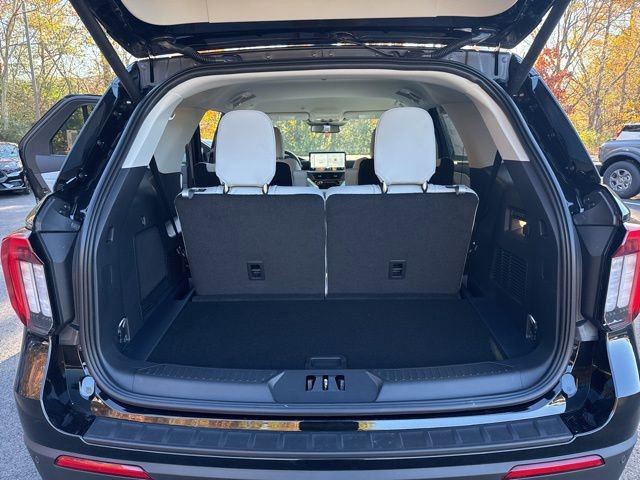 New 2026 Ford Explorer Platinum w/ LUX Leather Package image 23