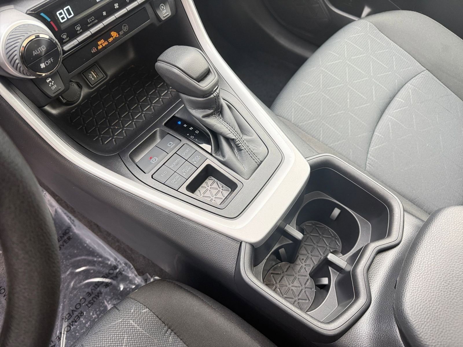 Used 2025 Toyota RAV4 XLE image 42