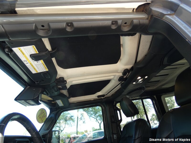 Used 2020 Jeep Wrangler Unlimited Sahara AWD/4WD image 37