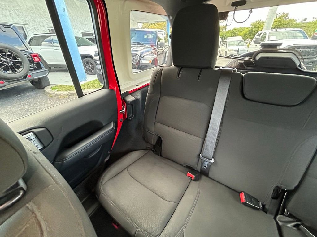 Used 2021 Jeep Wrangler Unlimited Sahara image 12