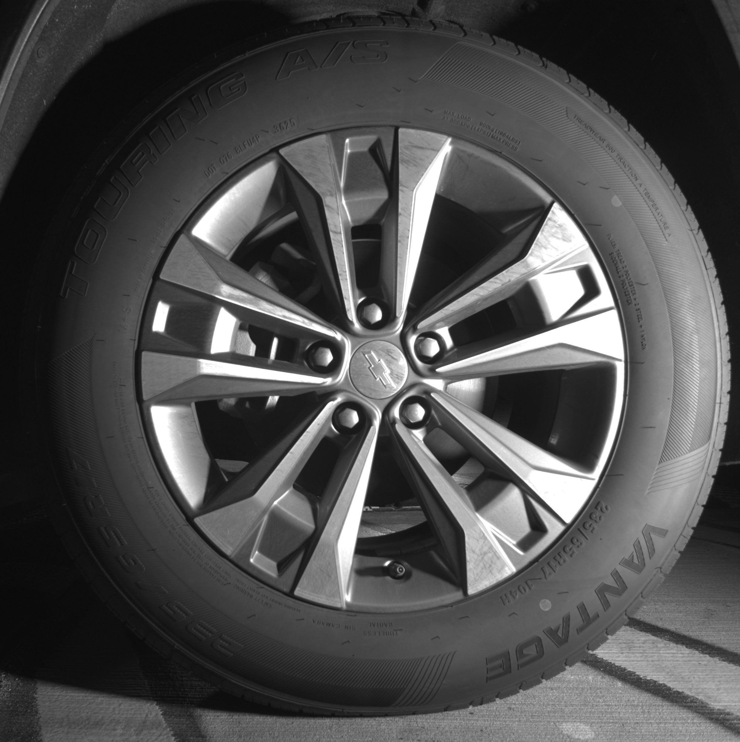 Used 2025 Chevrolet Equinox LT FWD image 12