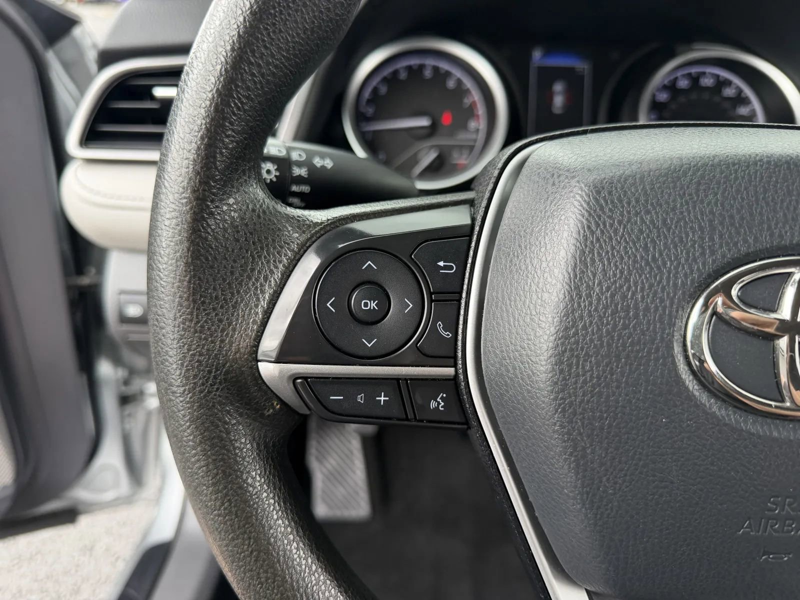 Used 2023 Toyota Camry LE image 20