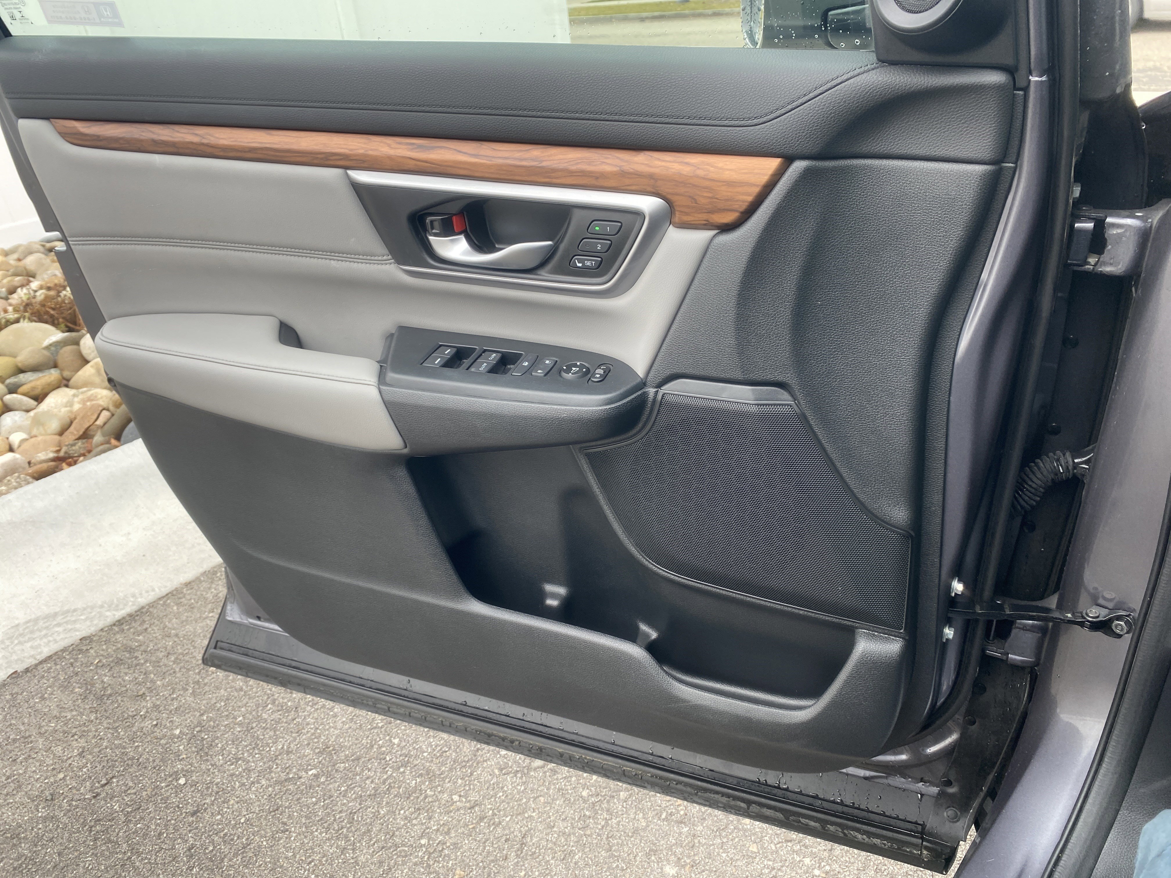 Used 2020 Honda CR-V Touring image 17