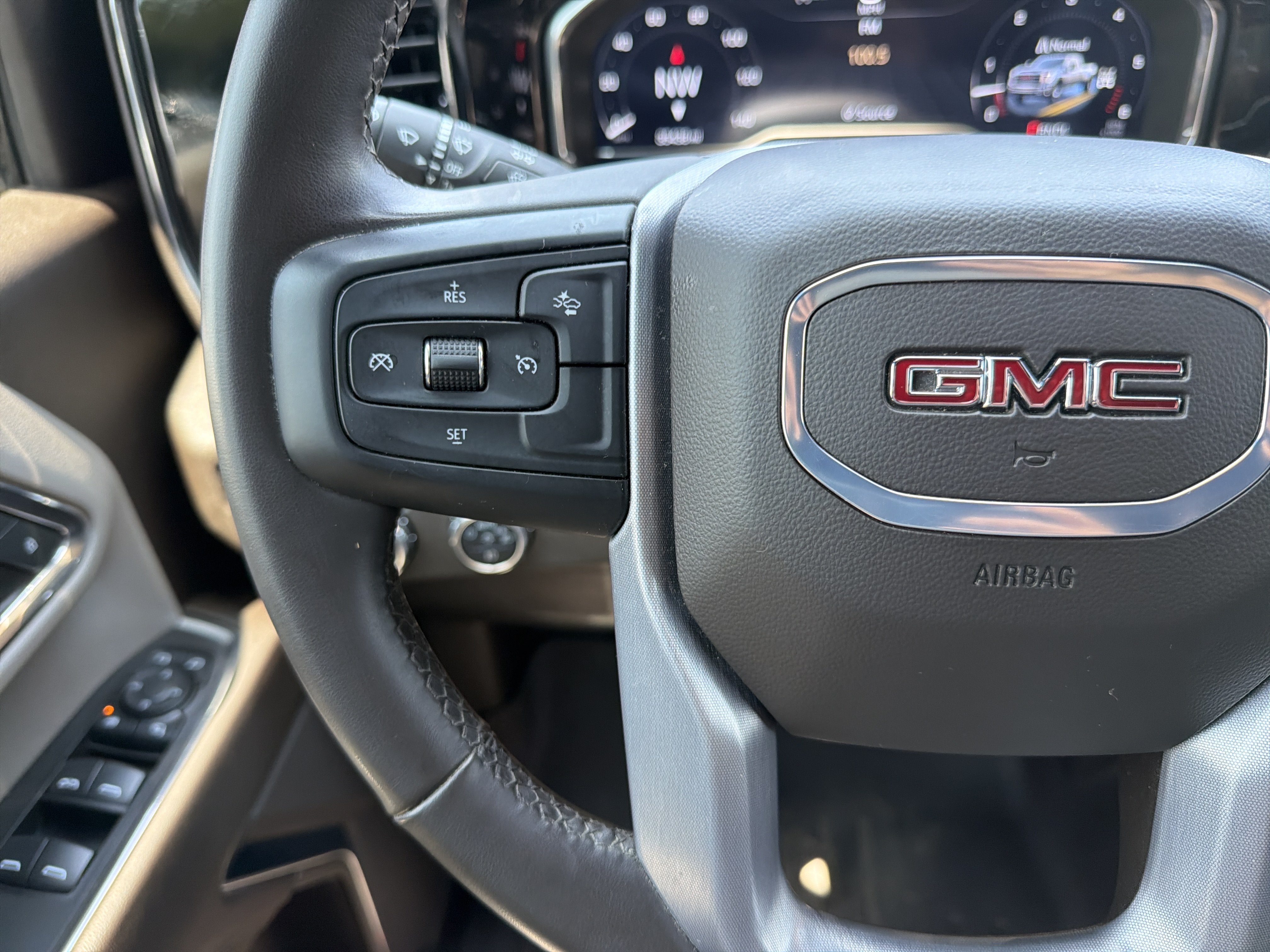 Used 2024 GMC Sierra 3500 SLE AWD/4WD image 19