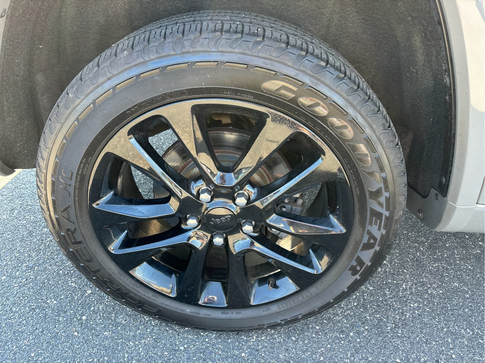 Used 2020 Jeep Grand Cherokee Altitude AWD/4WD image 25