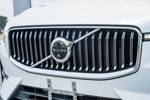Certified 2023 Volvo XC60 B5 Plus w/ Climate Package AWD/4WD image 12
