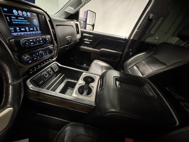 Used 2018 GMC Sierra 3500 Denali w/ Duramax Plus Package image 29