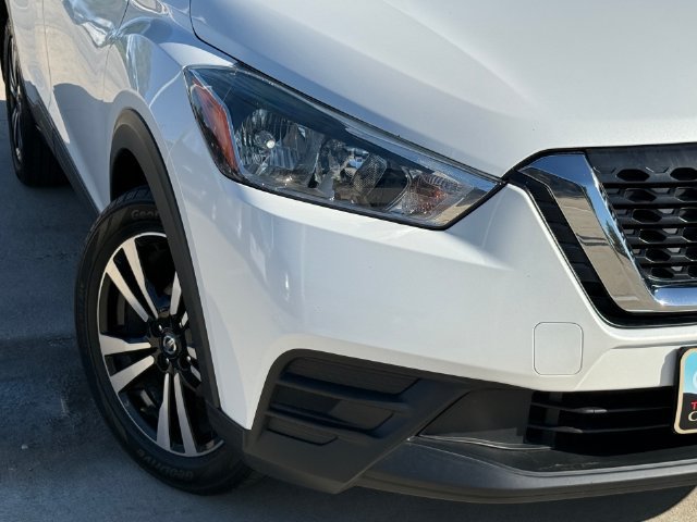 Used 2018 Nissan Kicks SV FWD image 6