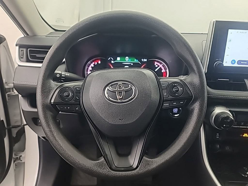 Used 2025 Toyota RAV4 XLE image 32
