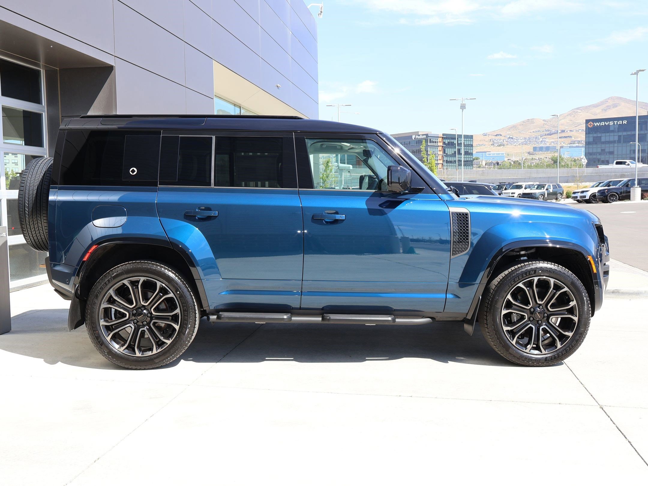 New 2026 Land Rover Defender 110 OCTA AWD/4WD image 4