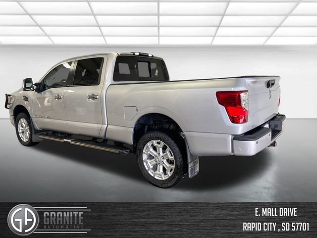 Used 2019 Nissan Titan SV w/ SV Convenience Package AWD/4WD image 4