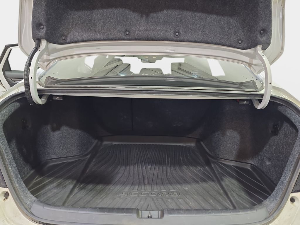 Used 2022 Honda Accord Touring image 14