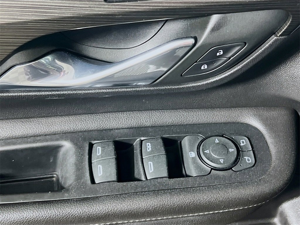 Used 2023 GMC Terrain SLT image 17