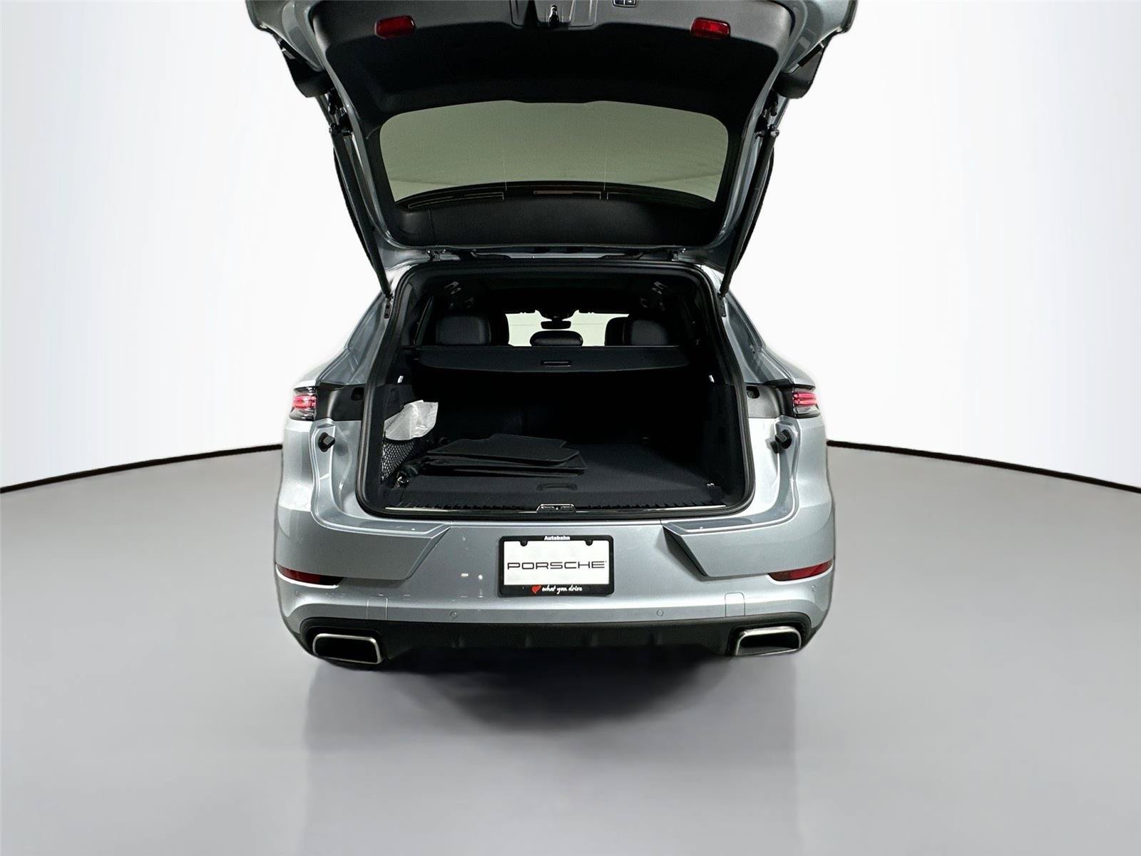 Certified 2026 Porsche Cayenne Coupe AWD/4WD image 36