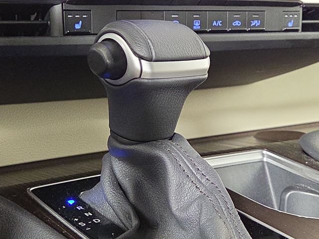Used 2023 Toyota Sienna XLE AWD/4WD image 21