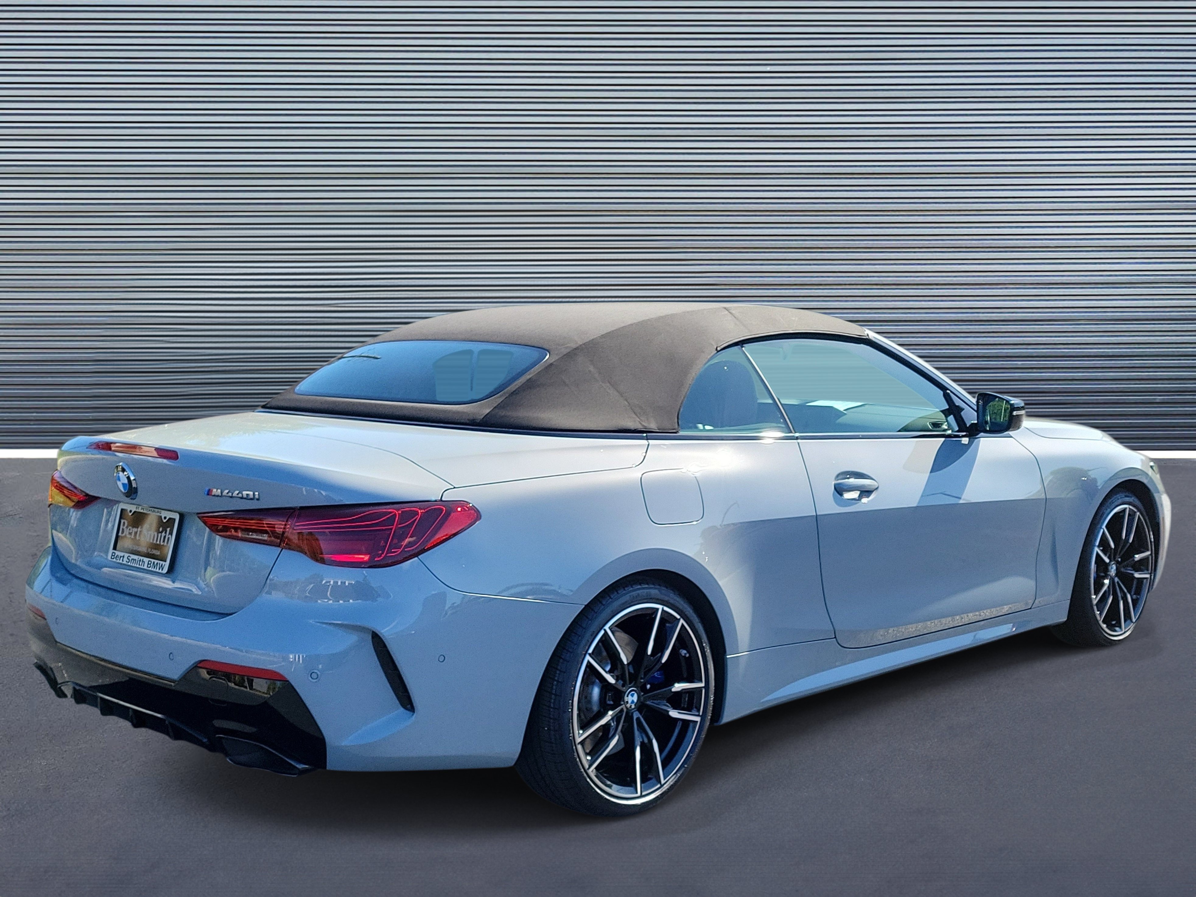 Used 2026 BMW M440i Convertible RWD image 3