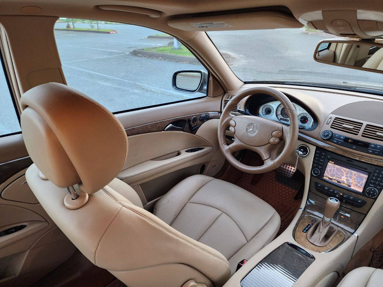 Used 2009 Mercedes-Benz E 350 Sedan image 21