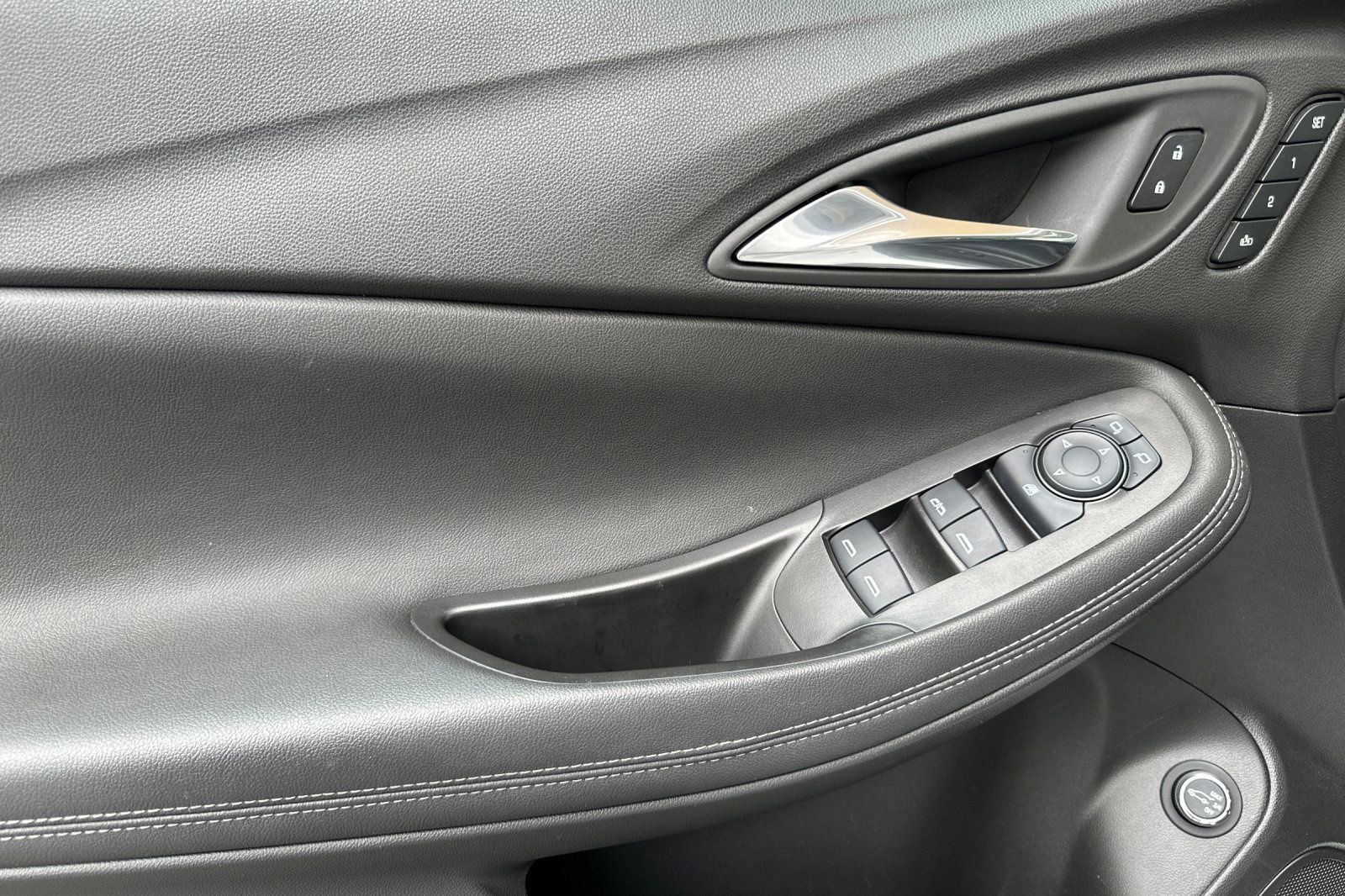 Certified 2023 Buick Encore GX Essence w/ Experience Buick Package image 11