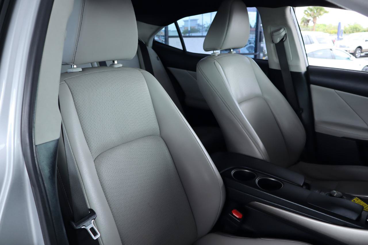 Used 2015 Lexus IS 250 AWD w/ Navigation System Package image 40