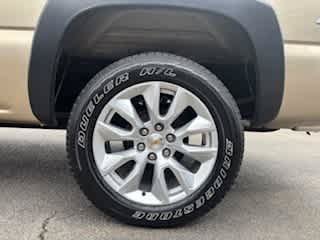 Used 2005 Chevrolet Silverado 1500 LS w/ Light Duty Power Package AWD/4WD image 7