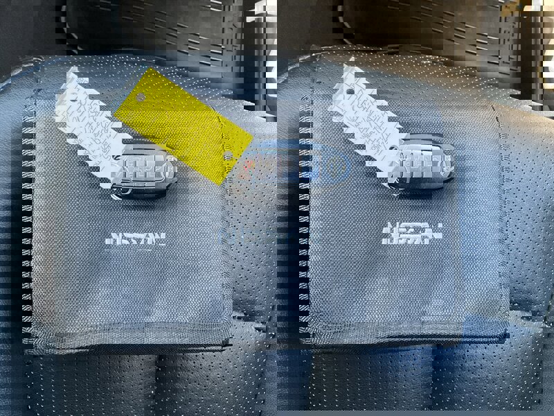 Used 2014 Nissan Leaf SL w/ Premium Package image 25