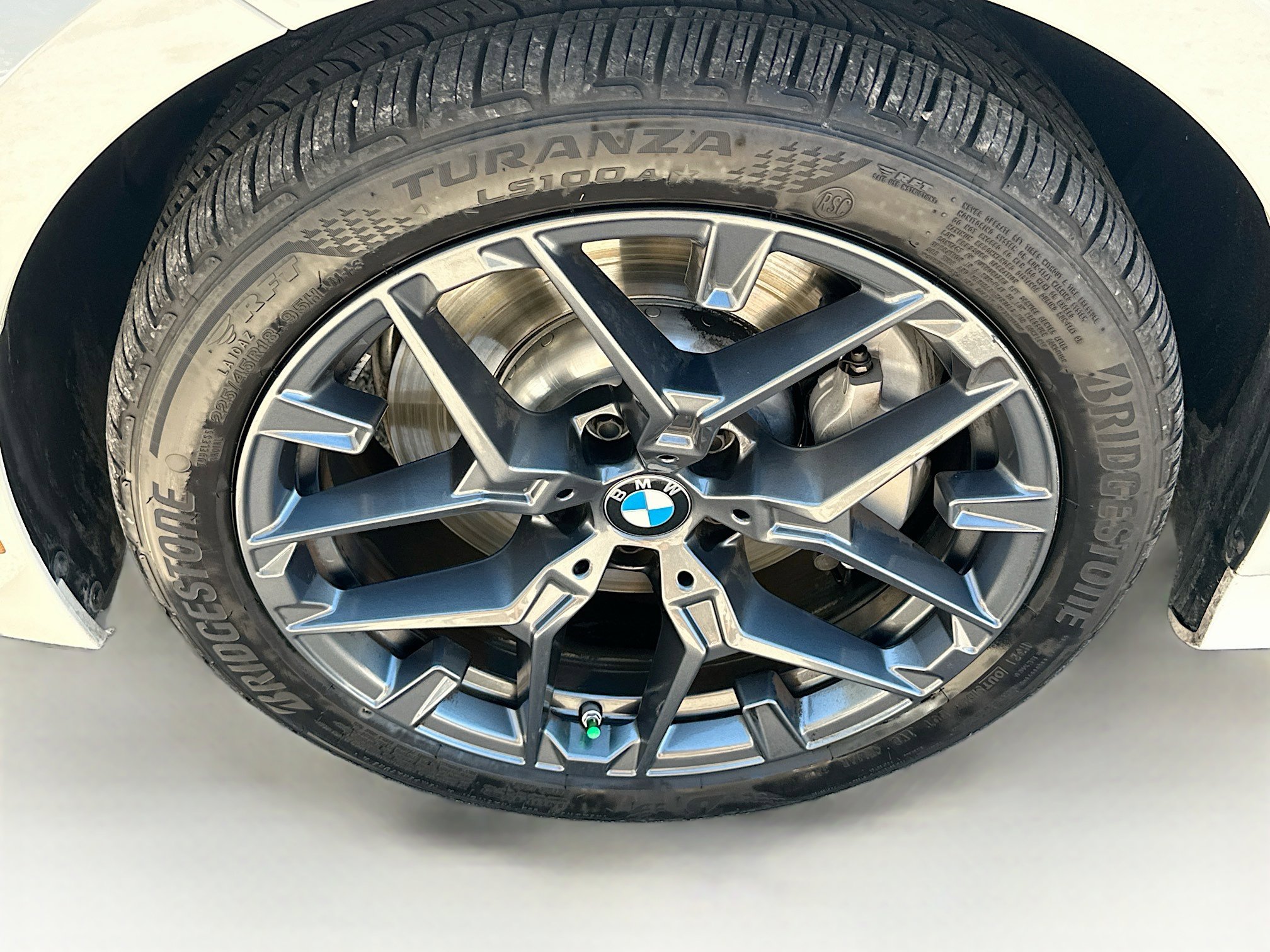 Used 2025 BMW 330i Sedan w/ M Sport Package image 34