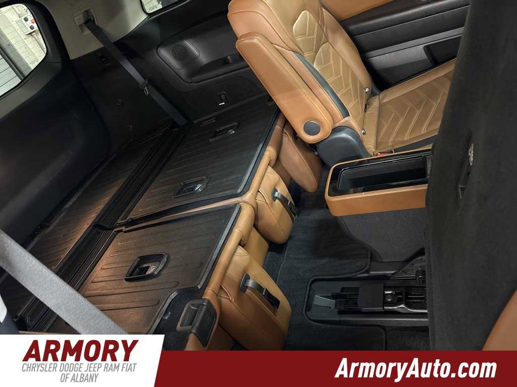 Used 2022 Nissan Pathfinder Platinum w/ Cargo Package image 43