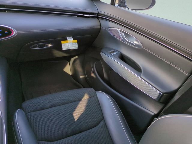 Certified 2025 Genesis GV70 2.5T w/ Sport Prestige Package image 16