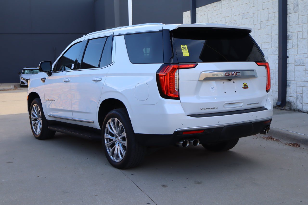 Used 2024 GMC Yukon Denali RWD image 3