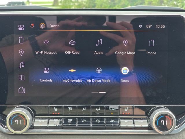 Used 2024 Chevrolet Colorado ZR2 w/ Technology Package AWD/4WD image 34