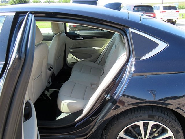 Used 2018 Buick Regal Essence w/ Driver Confidence Package #1 FWD image 15