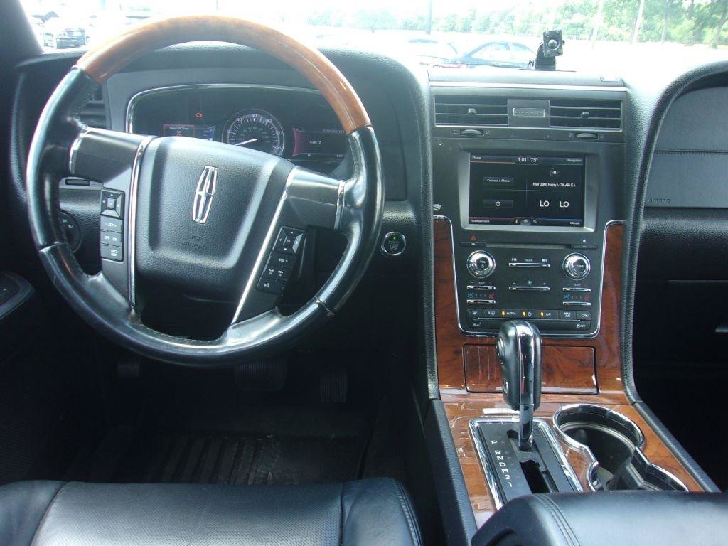 Used 2015 Lincoln Navigator 2WD image 15