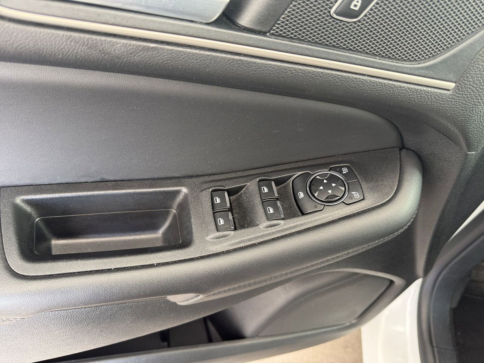 Used 2024 Ford Edge SEL image 20