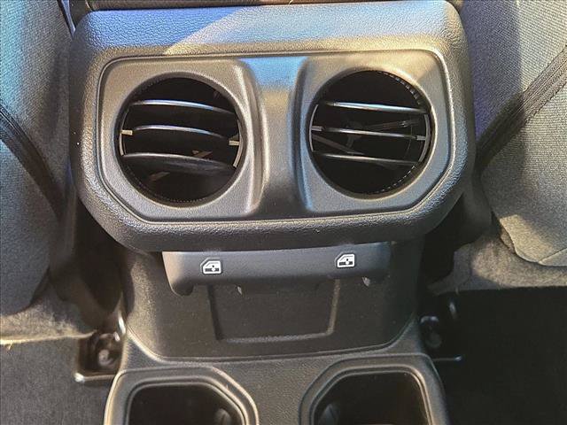 Used 2024 Jeep Gladiator Sport AWD/4WD image 15