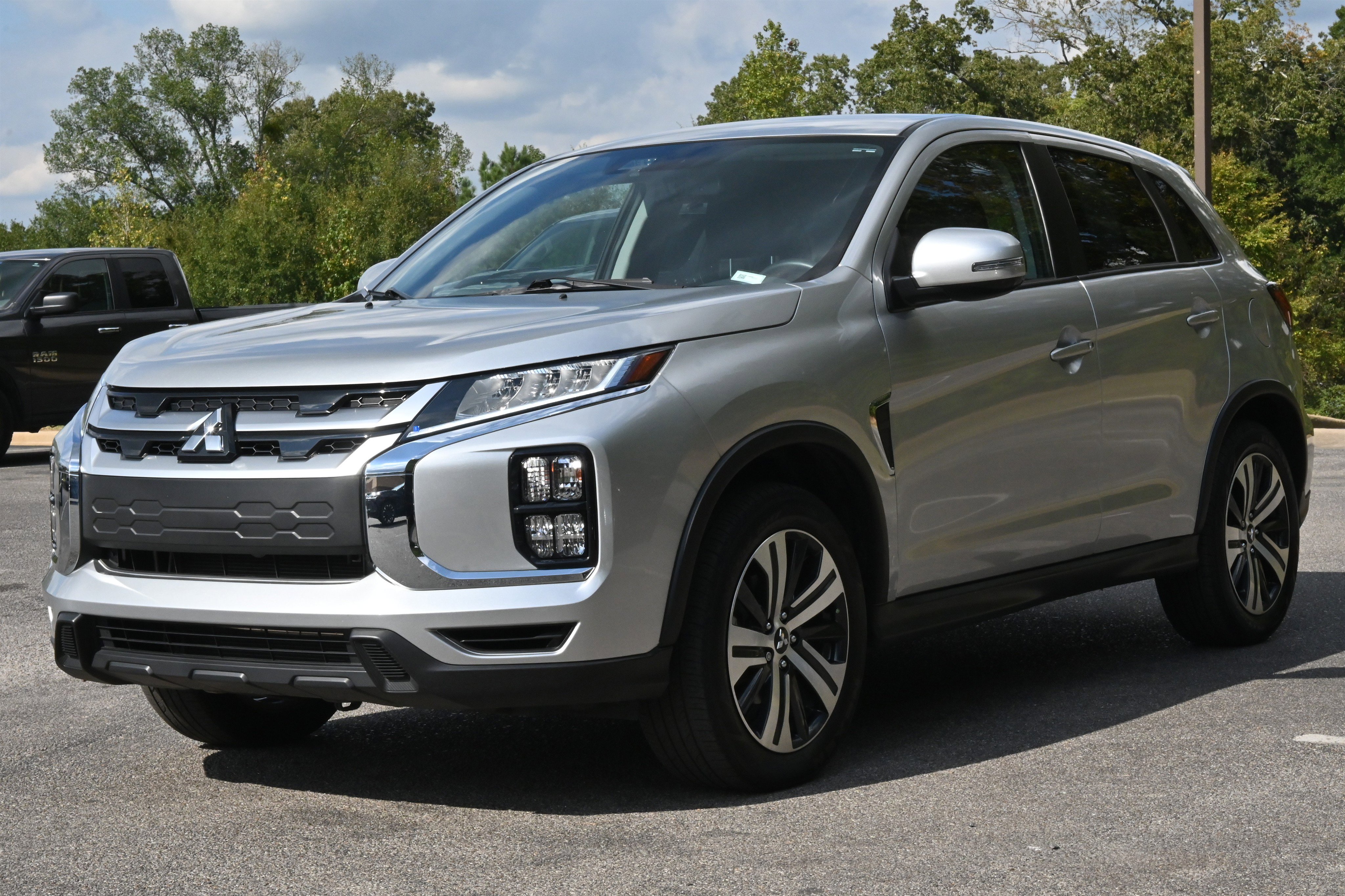 Used 2023 Mitsubishi Outlander Sport SE image 5