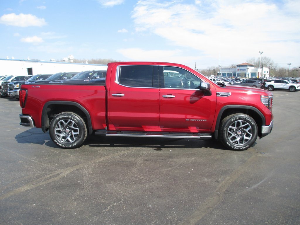 Used 2023 GMC Sierra 1500 SLT image 4