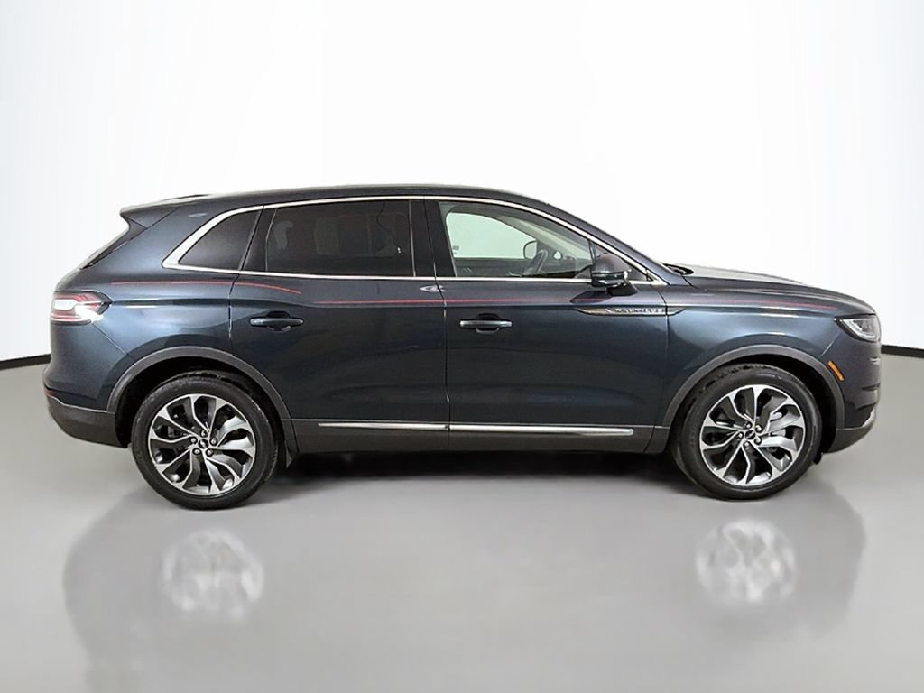 Used 2023 Lincoln Nautilus Reserve AWD/4WD image 17