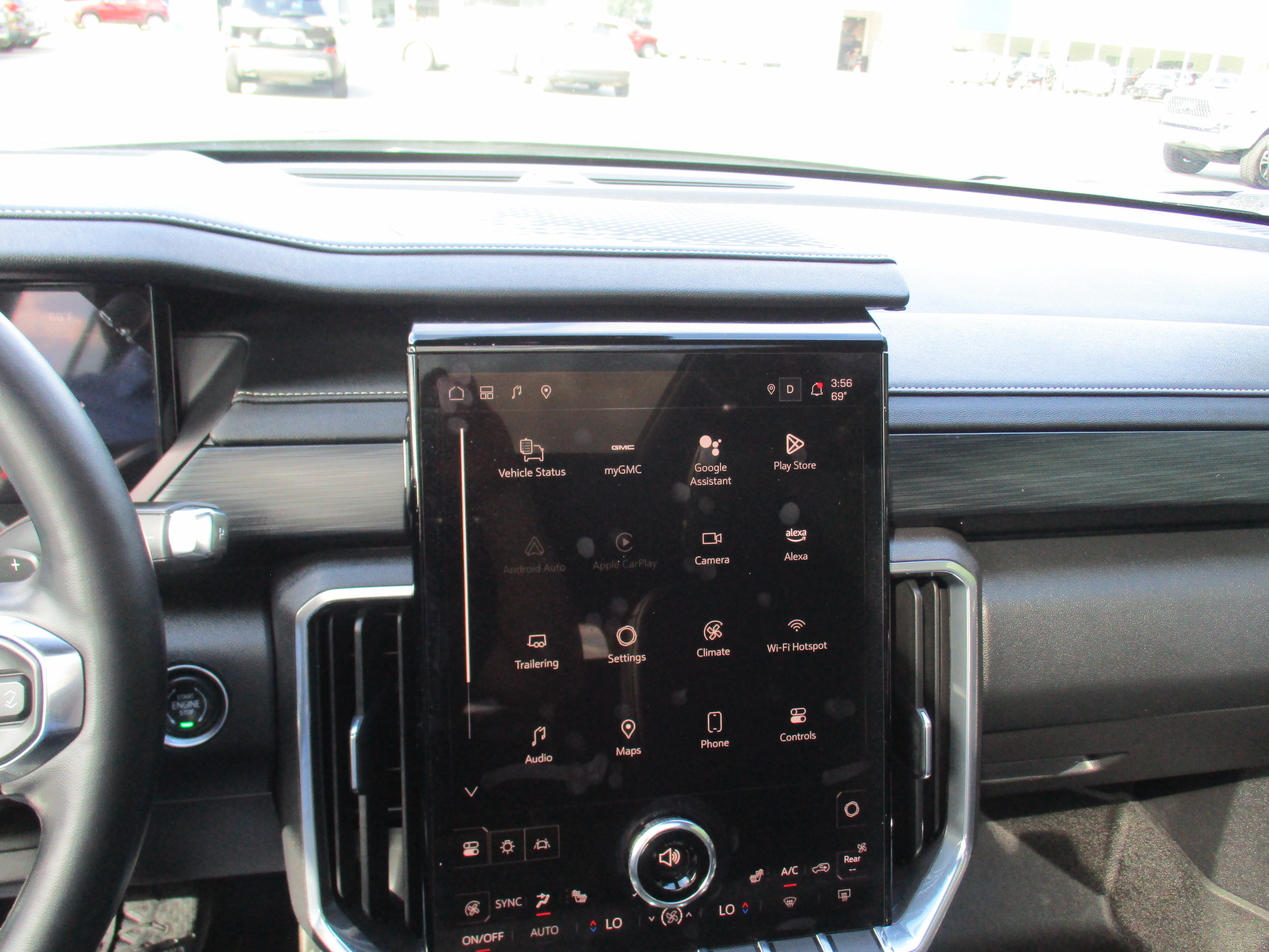 Used 2025 GMC Acadia Elevation w/ Elevation Premium Package AWD/4WD image 18
