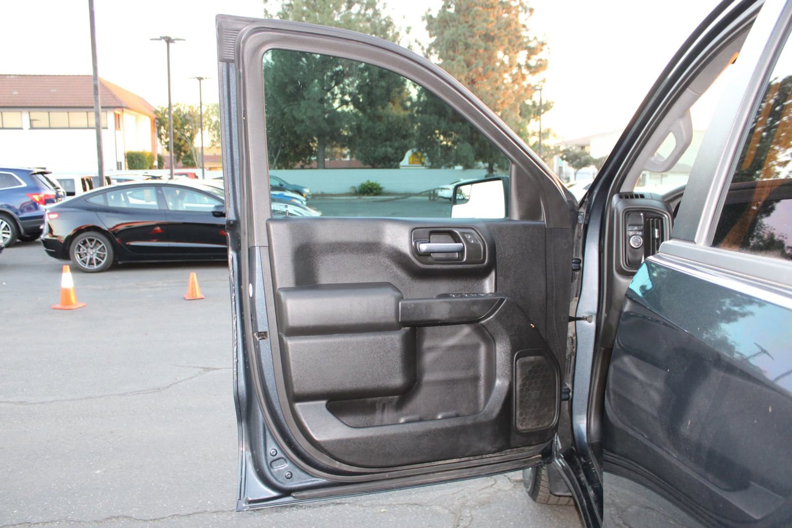 Used 2021 Chevrolet Silverado 1500 Custom image 12