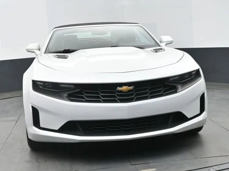 Used 2023 Chevrolet Camaro LT RWD image 3