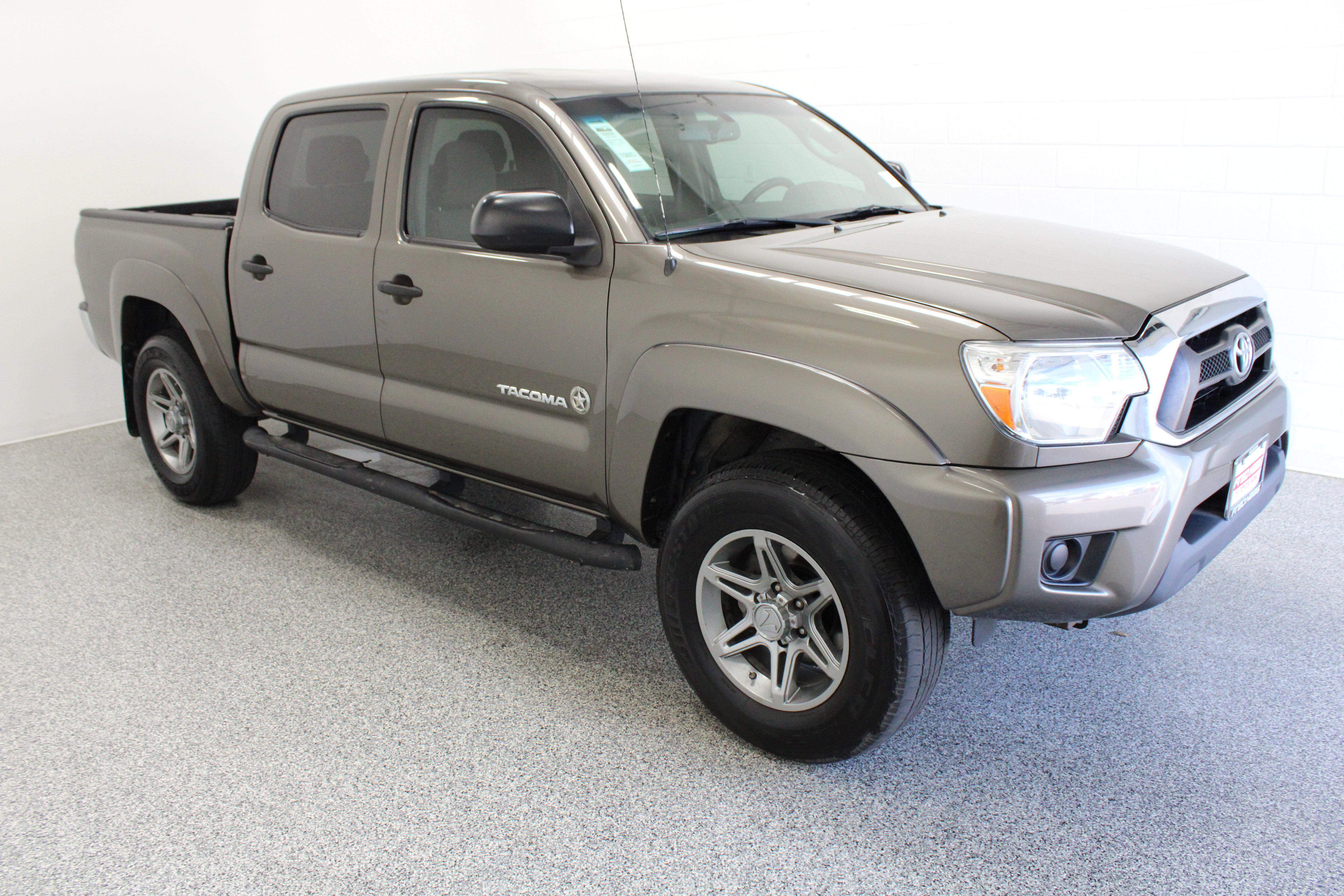Used 2013 Toyota Tacoma PreRunner w/ SR5 Pkg RWD image 4